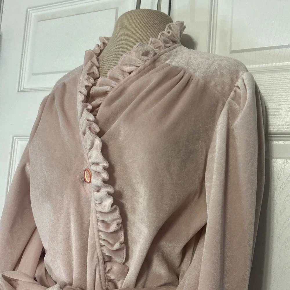 Vintage 70-80's JC Penney Pink Velour Long House‎ Robe Ruffle Victorian Granny M